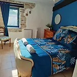 Les Ecuries Nyaraló